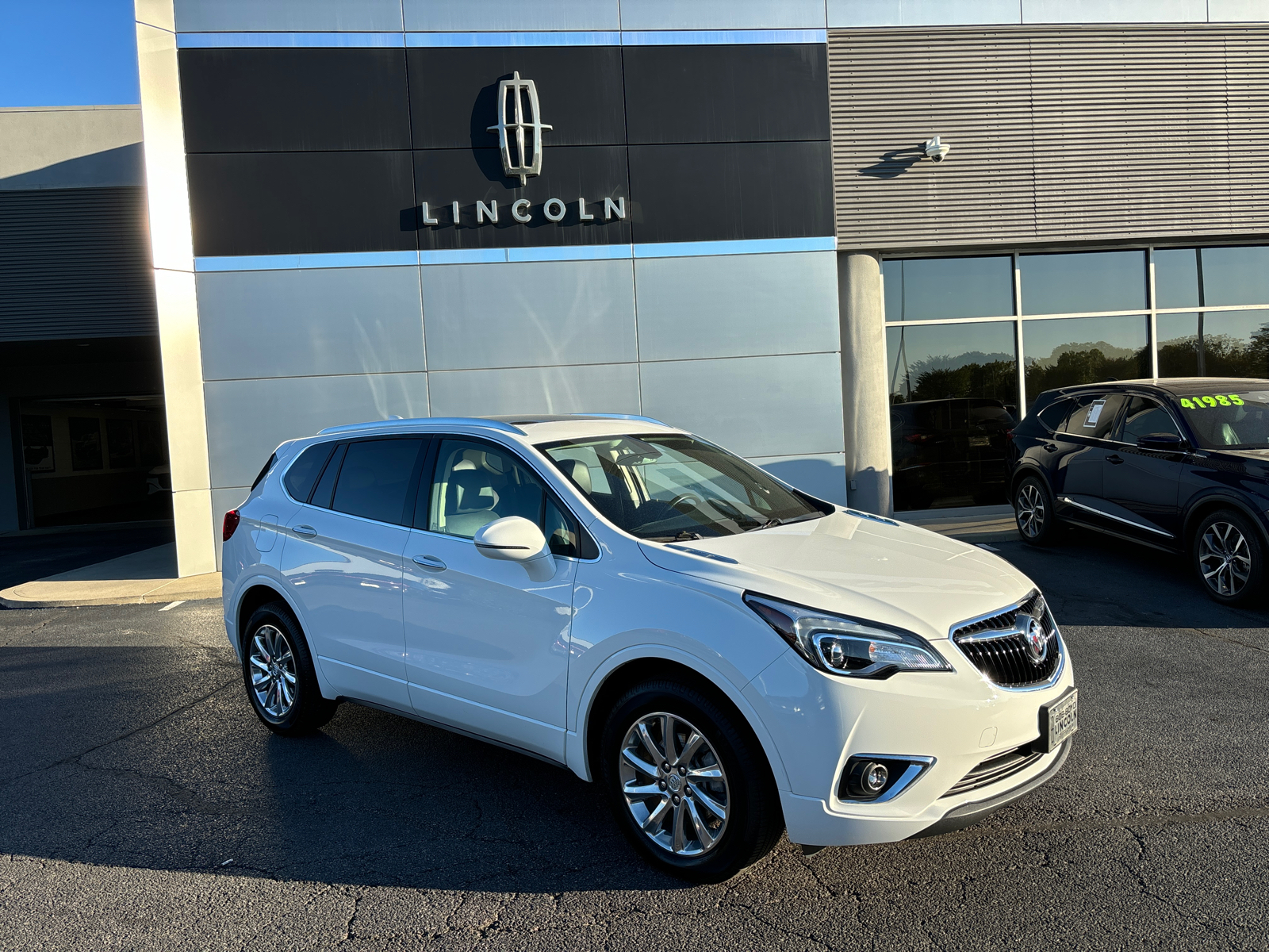 2019 Buick Envision Essence 1