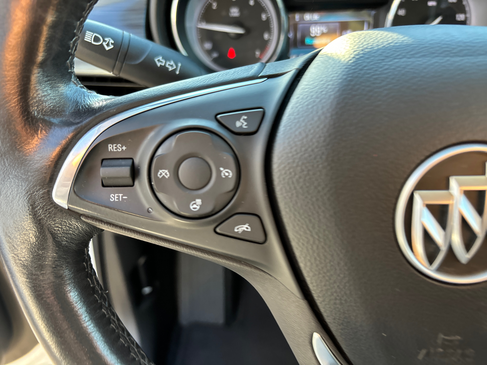 2019 Buick Envision Essence 18