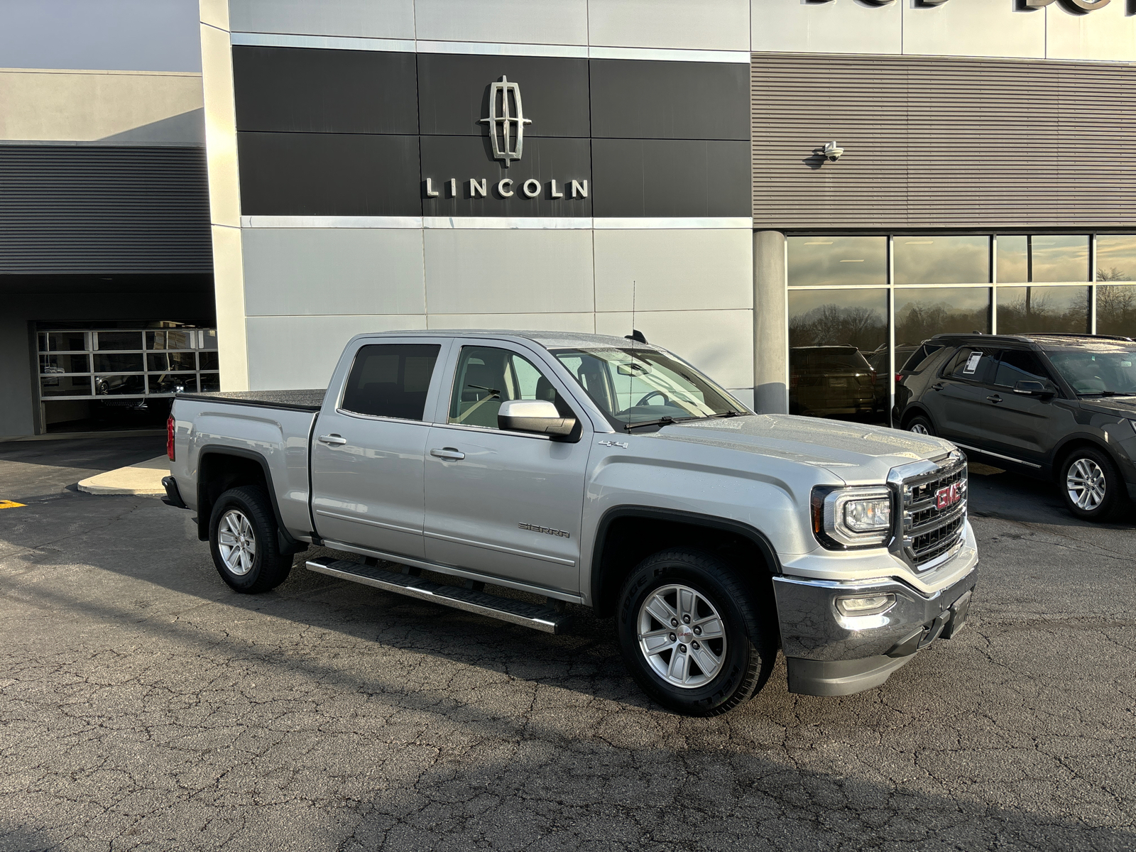 2017 GMC Sierra 1500 SLE 1