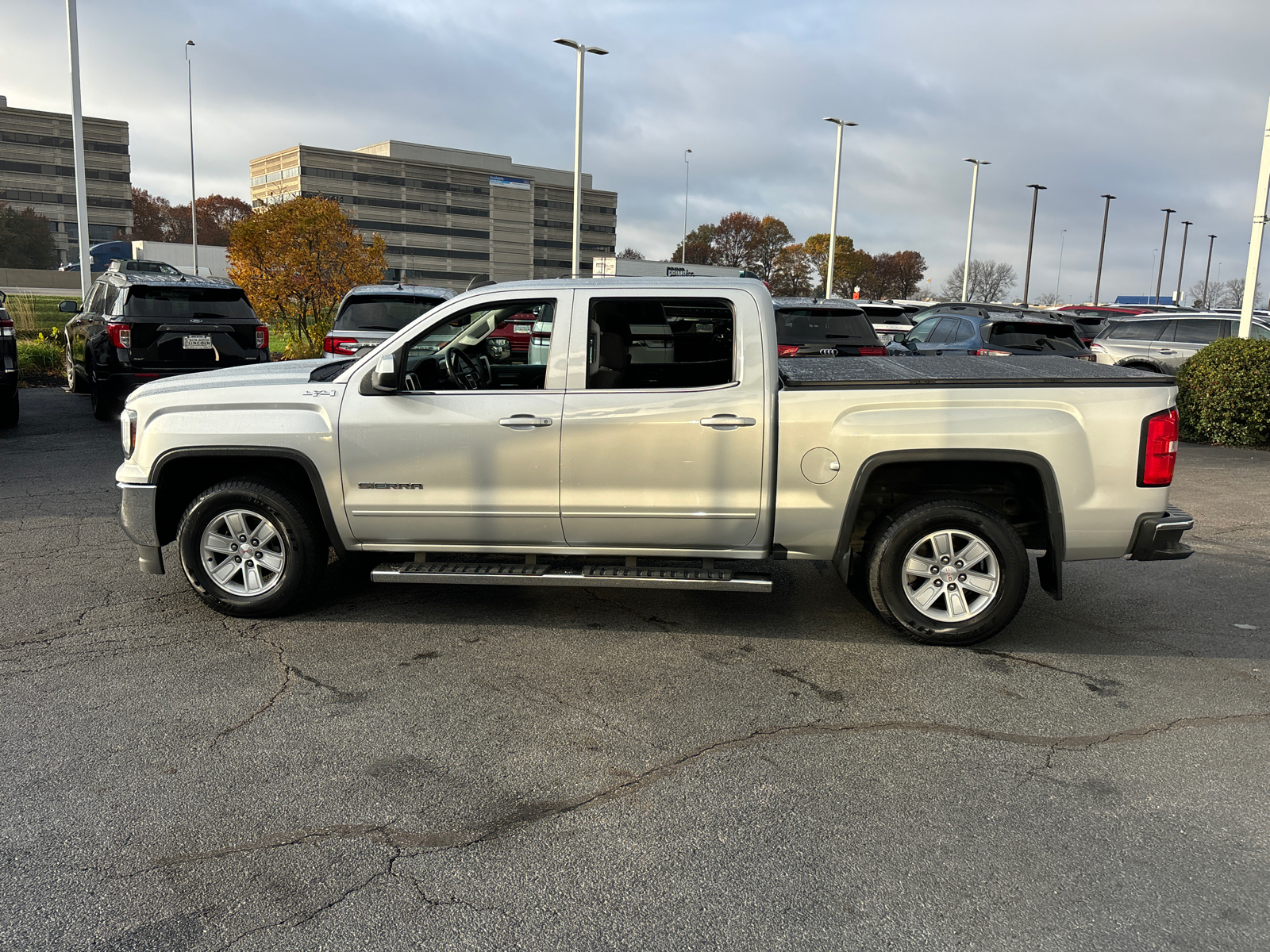 2017 GMC Sierra 1500 SLE 4