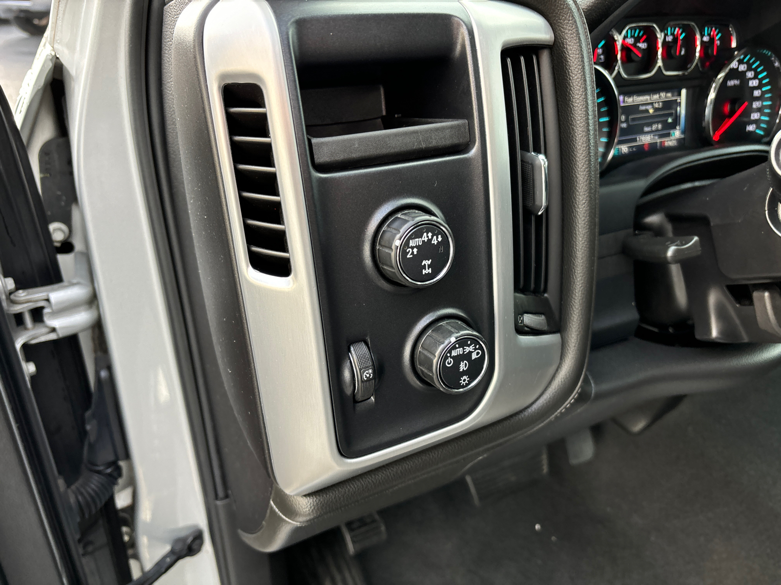 2017 GMC Sierra 1500 SLE 14