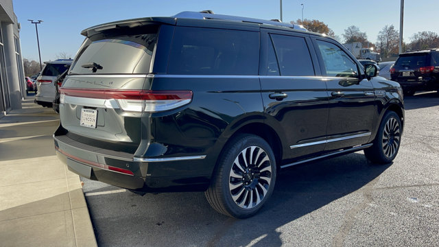 2024 Lincoln Navigator Black Label 4