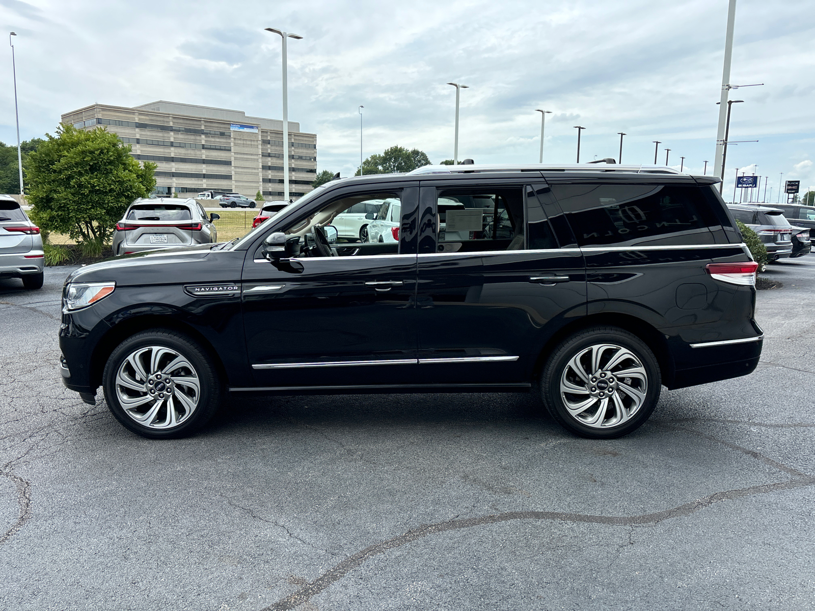 2023 Lincoln Navigator Reserve 4