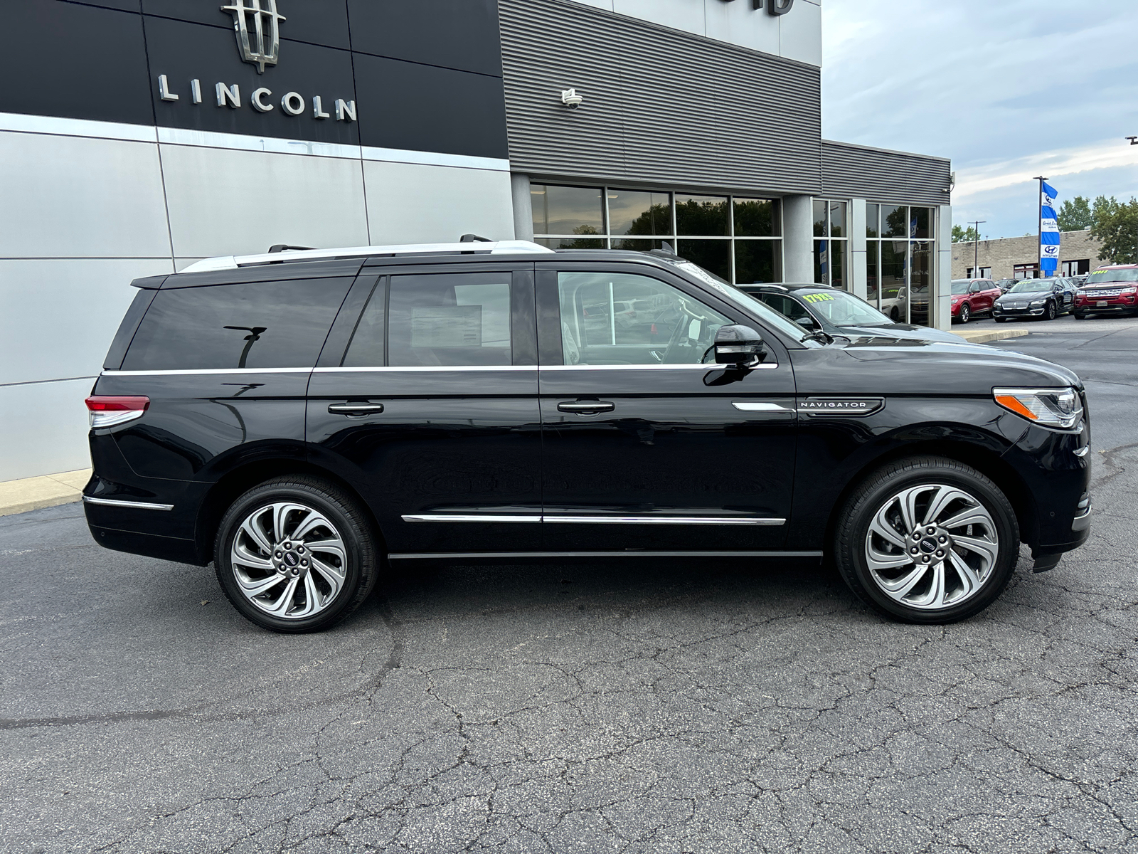 2023 Lincoln Navigator Reserve 8