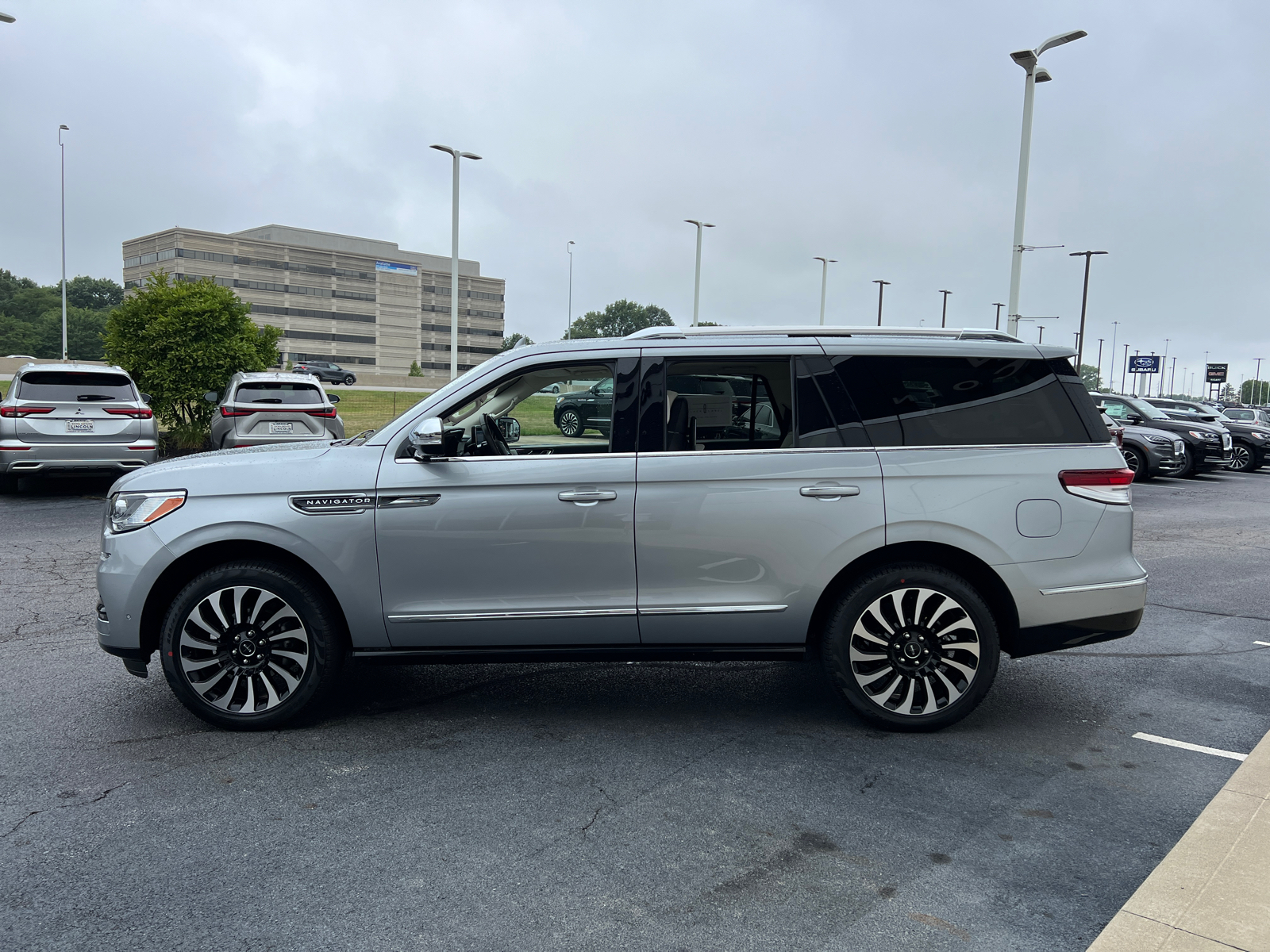 2022 Lincoln Navigator Black Label 4