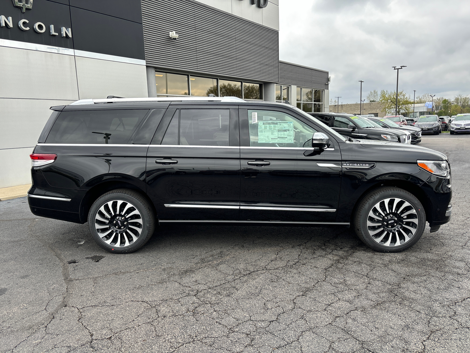 2024 Lincoln Navigator L Black Label 8