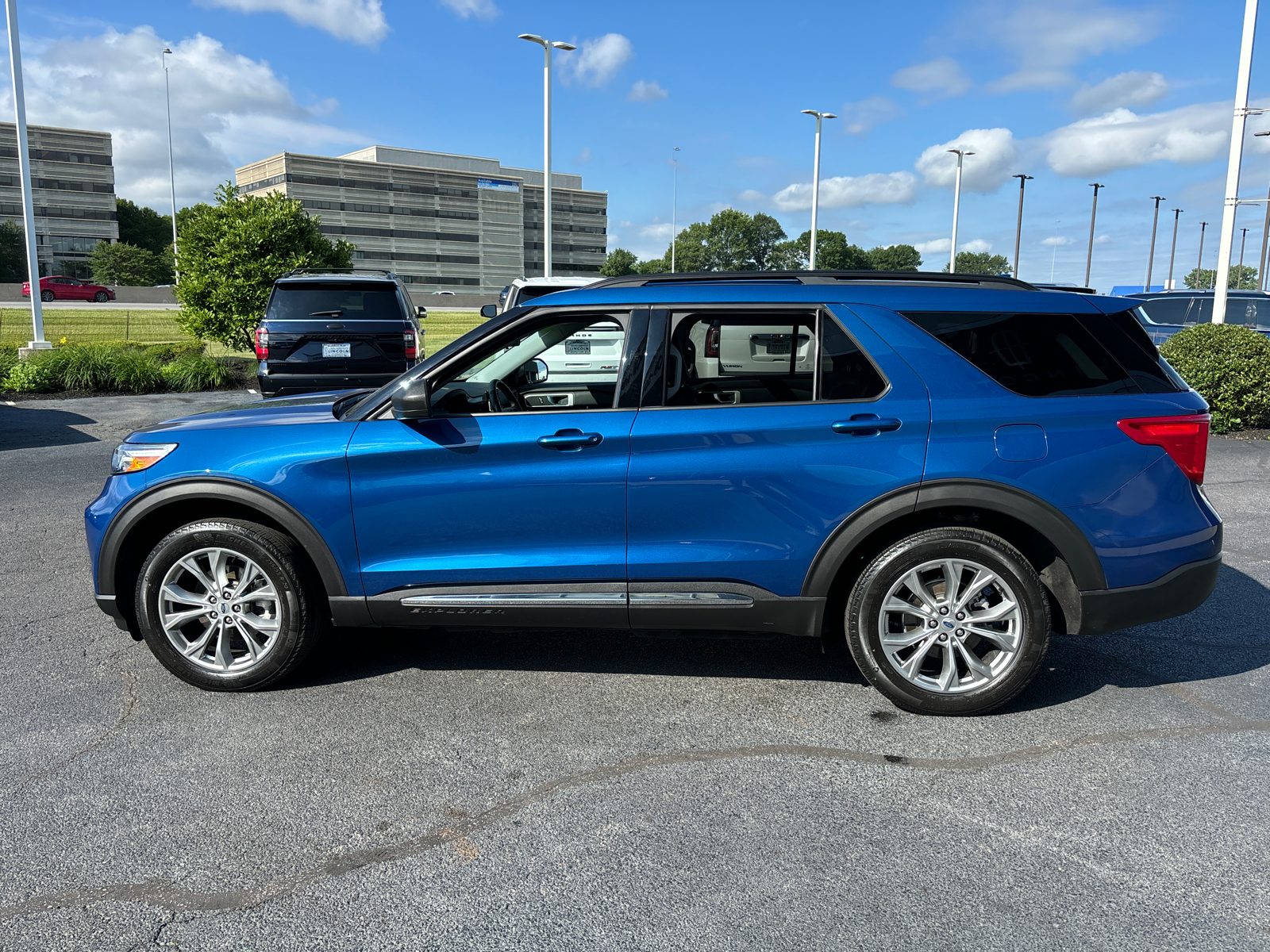 2020 Ford Explorer XLT 4