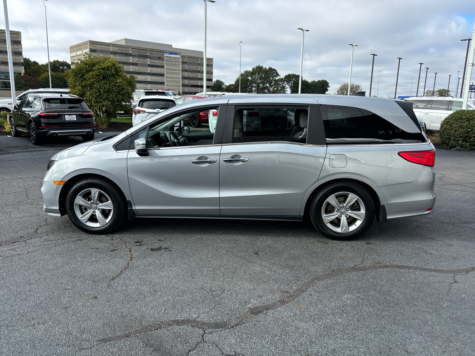 2019 Honda Odyssey  4