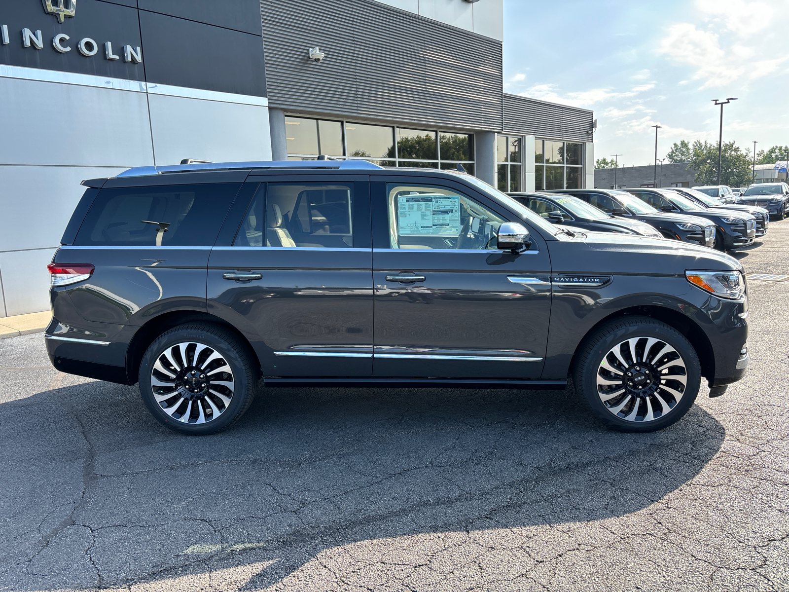 2024 Lincoln Navigator Black Label 8