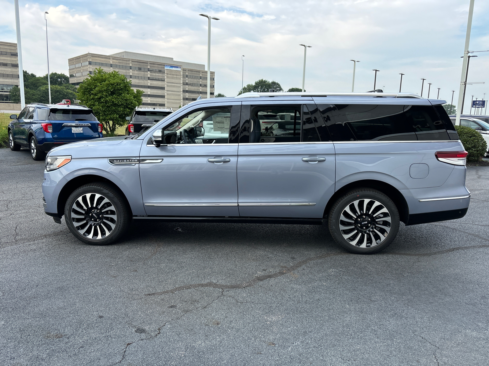 2024 Lincoln Navigator L Black Label 4