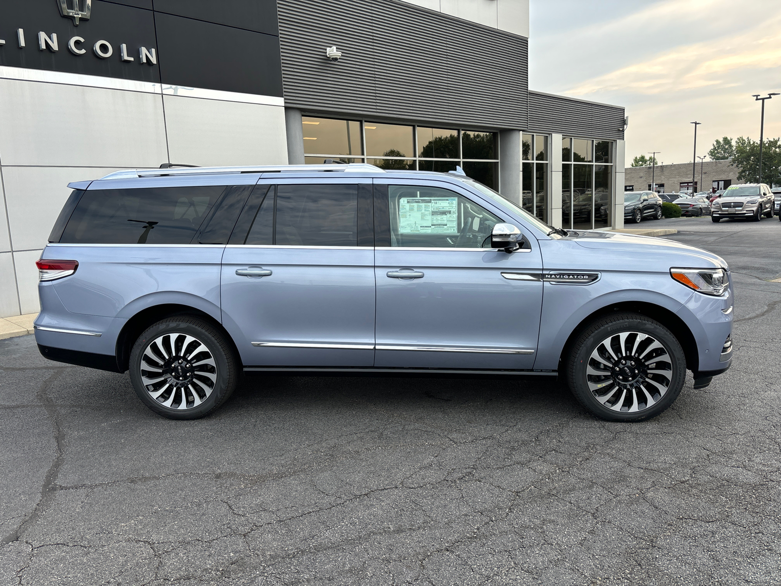 2024 Lincoln Navigator L Black Label 8