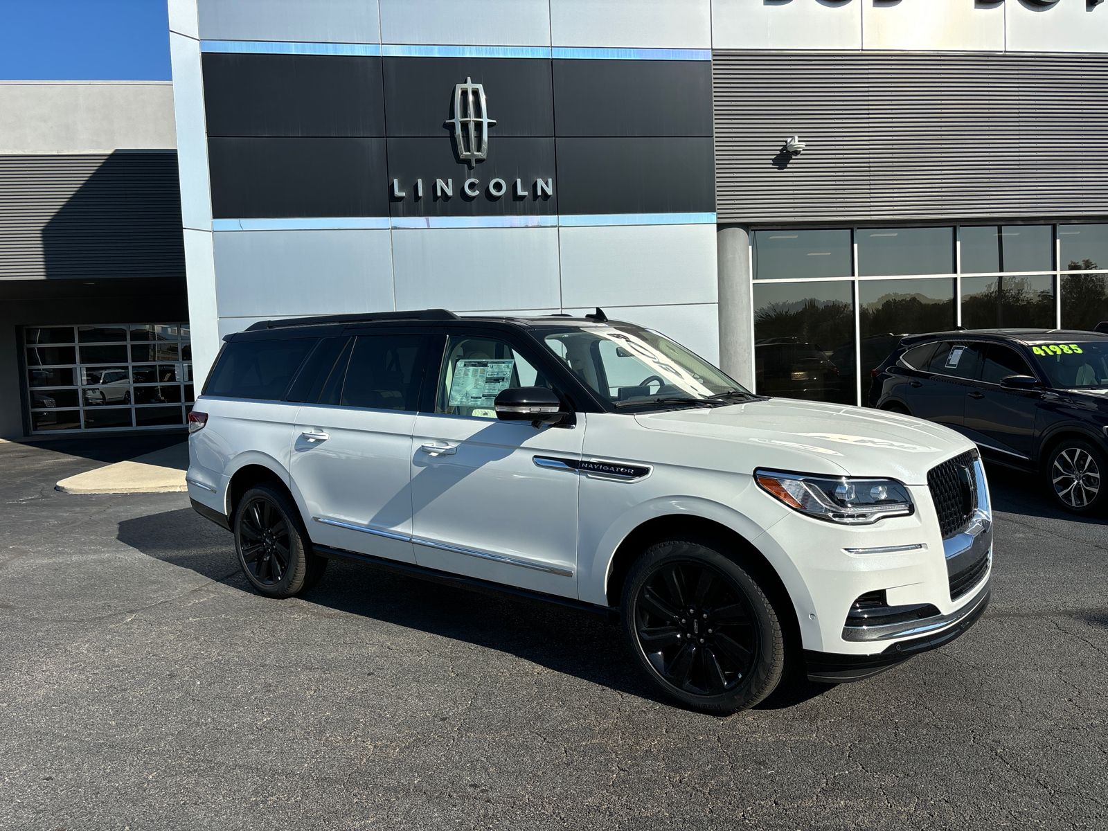 2024 Lincoln Navigator L Black Label 1