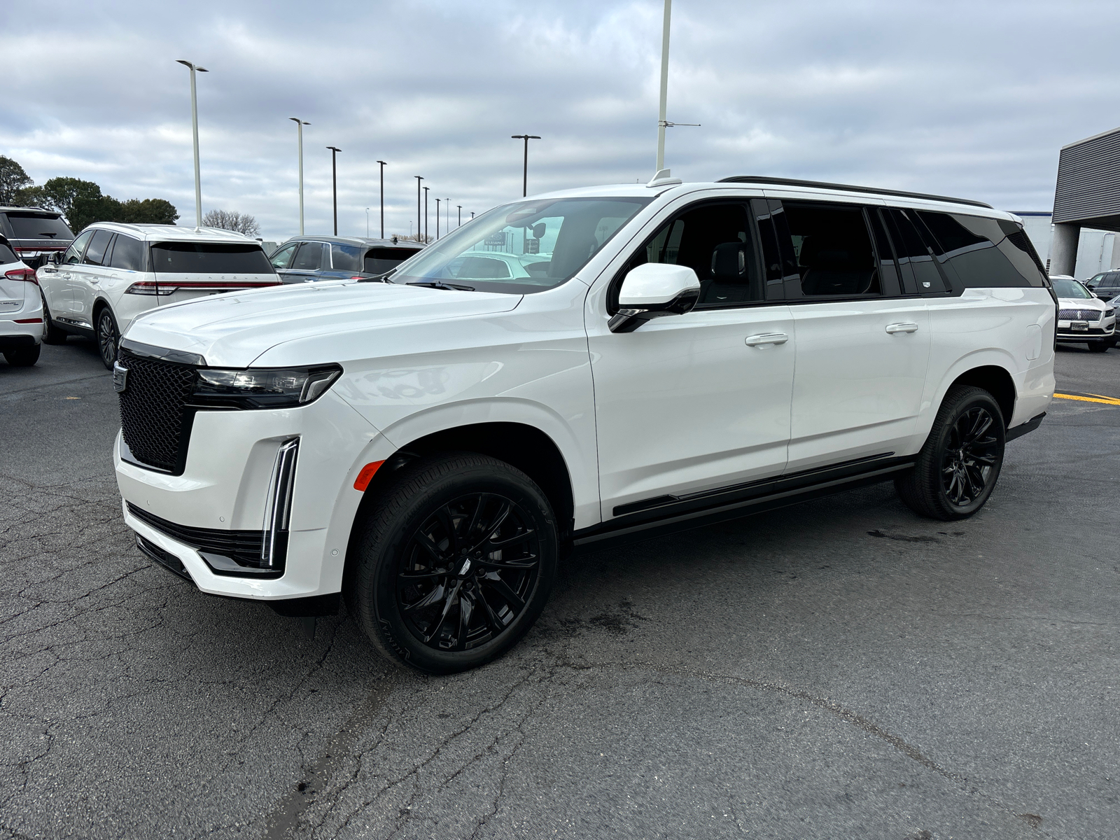 2024 Cadillac Escalade ESV 4WD Sport Platinum 3