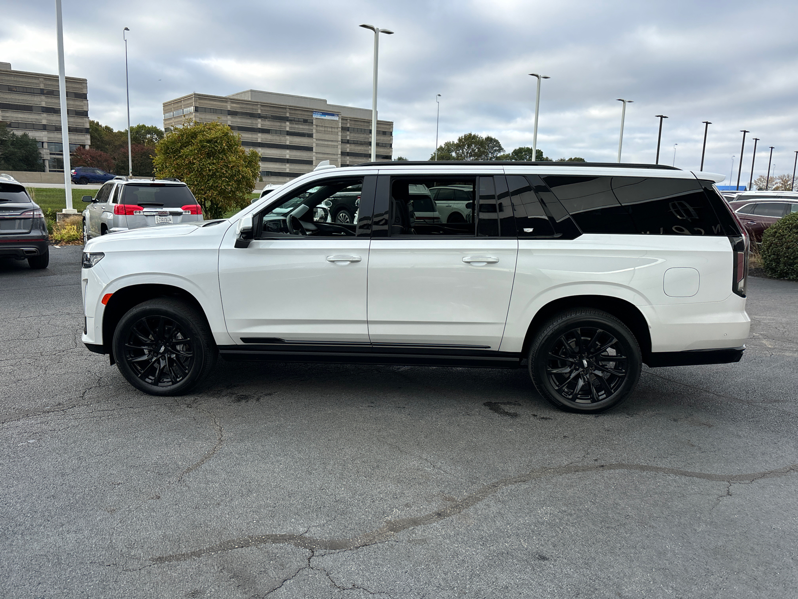 2024 Cadillac Escalade ESV 4WD Sport Platinum 4