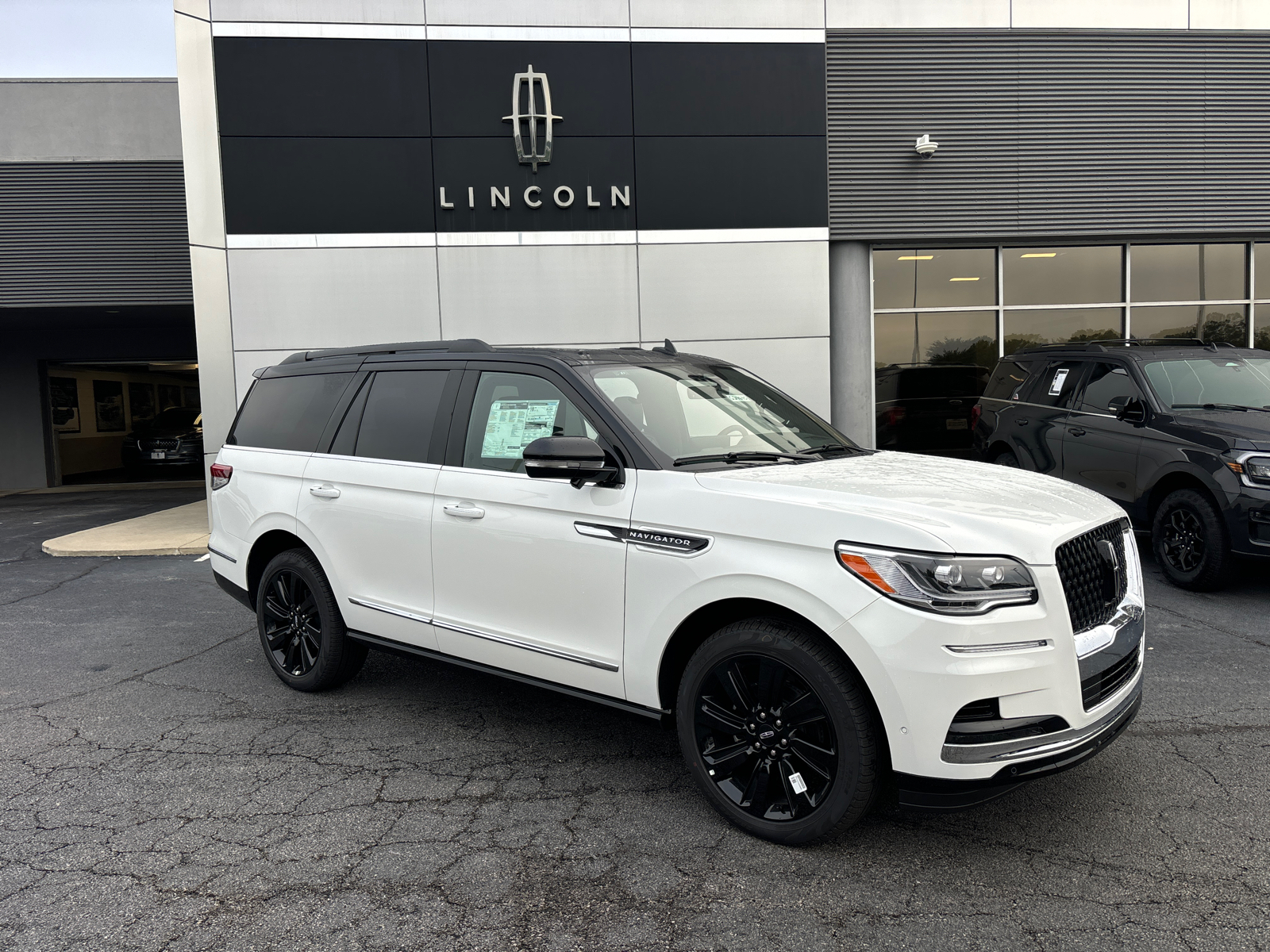 2024 Lincoln Navigator Black Label 1