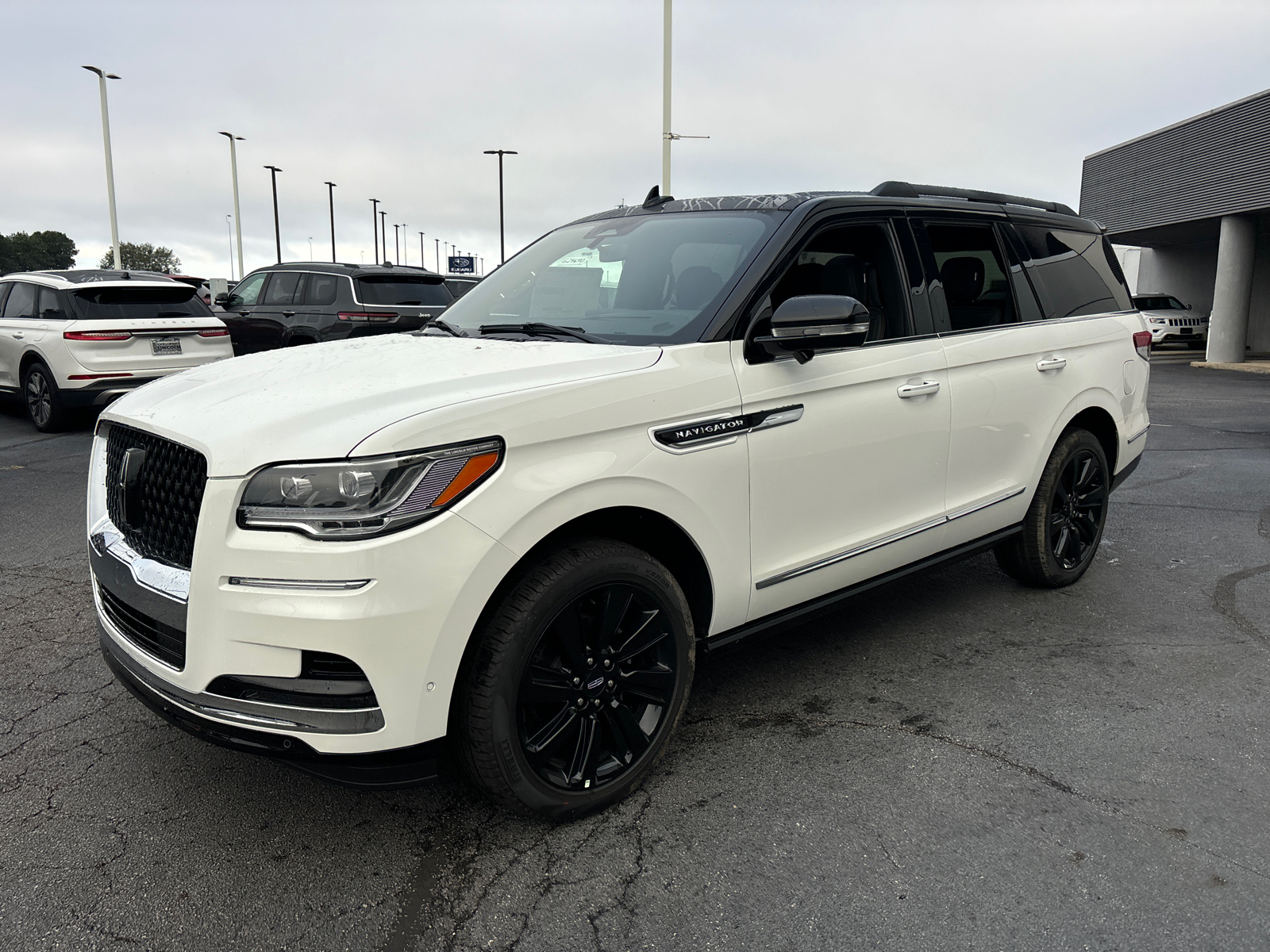 2024 Lincoln Navigator Black Label 3