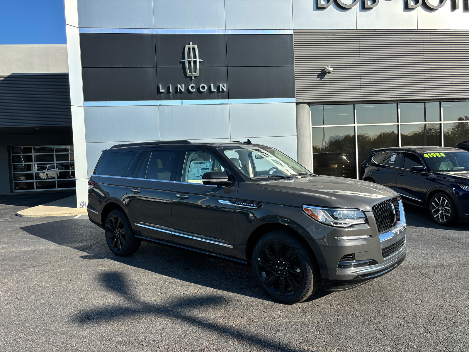 2024 Lincoln Navigator L Black Label 1