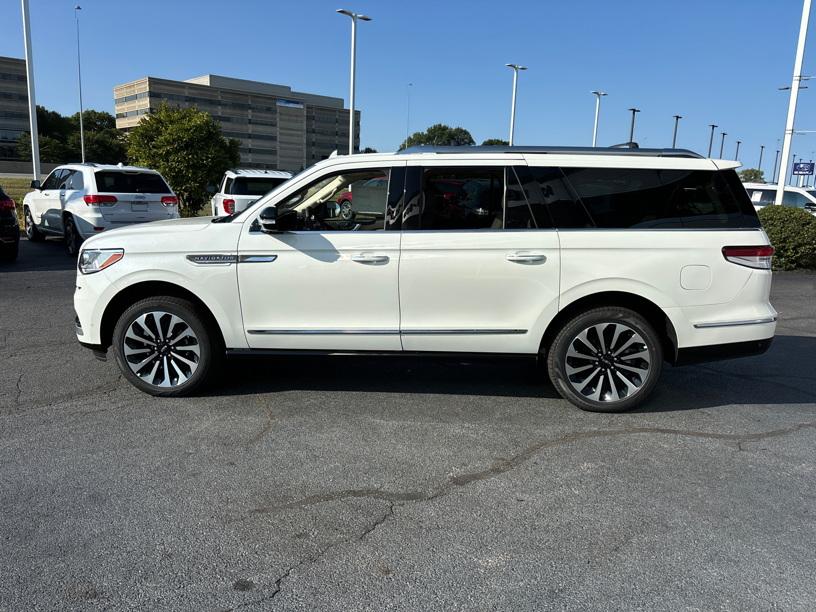 2024 Lincoln Navigator L Reserve 4