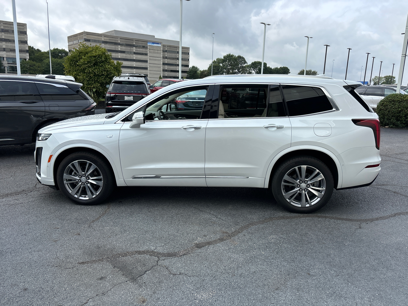 2023 Cadillac XT6 AWD Premium Luxury 4