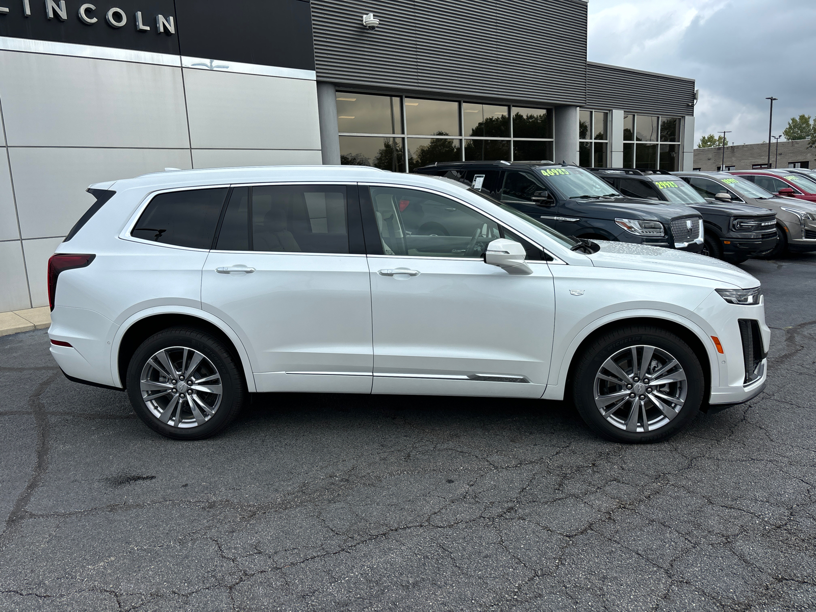 2023 Cadillac XT6 AWD Premium Luxury 8