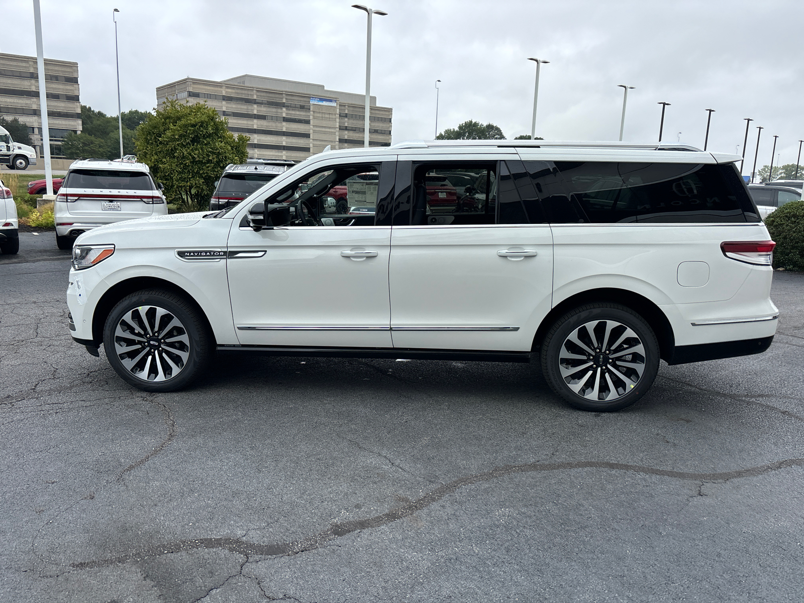 2024 Lincoln Navigator L Reserve 4