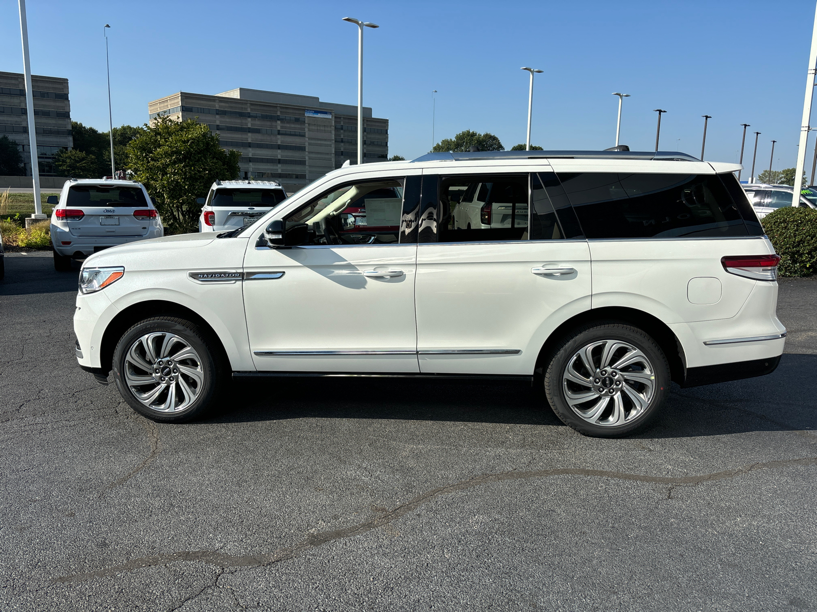 2024 Lincoln Navigator Premiere 4