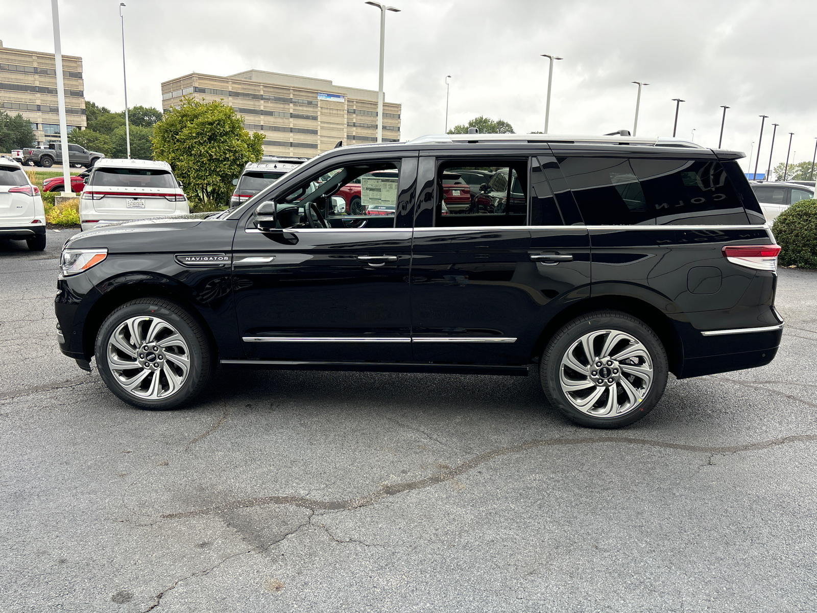 2024 Lincoln Navigator Premiere 4