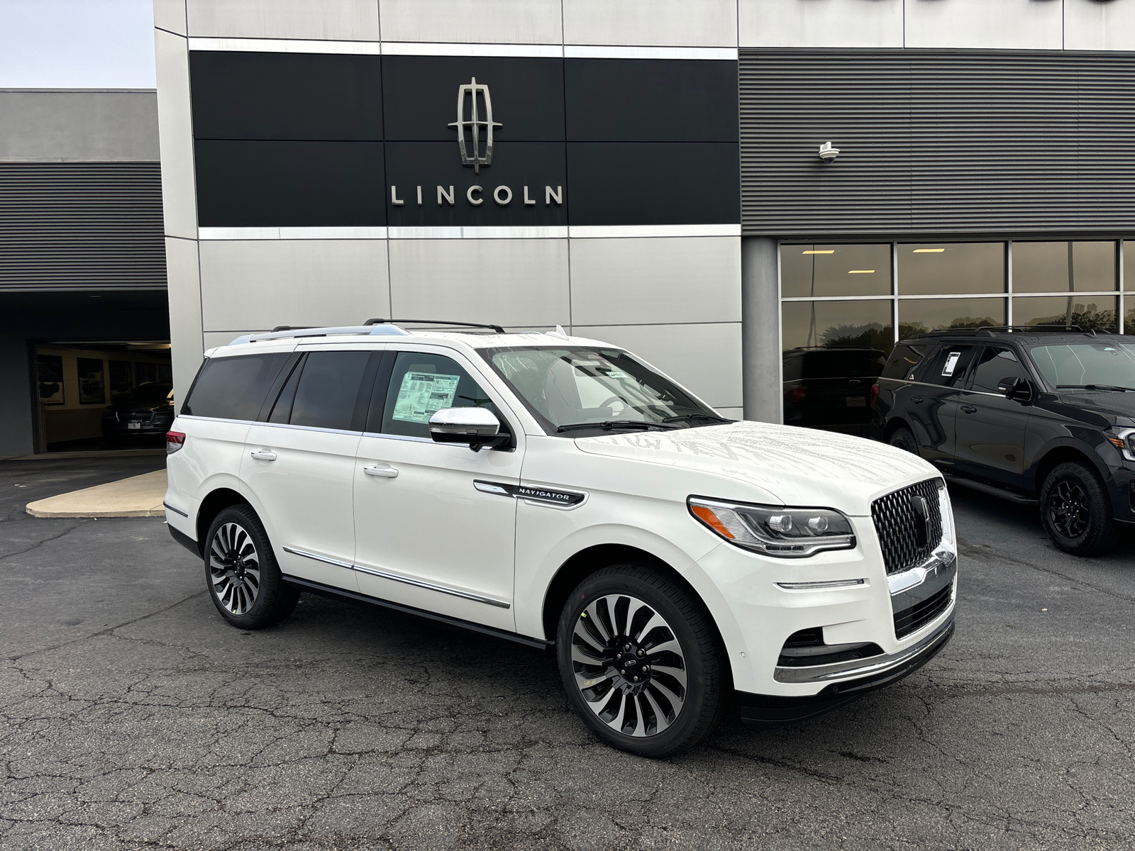 2024 Lincoln Navigator Black Label 1