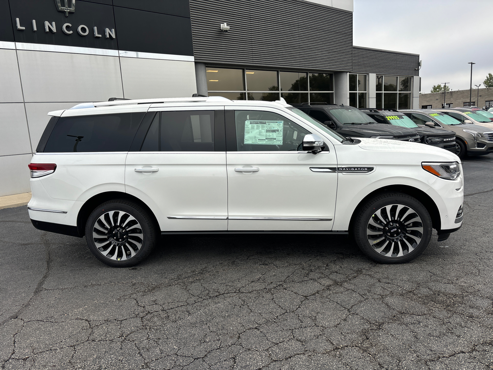 2024 Lincoln Navigator Black Label 8