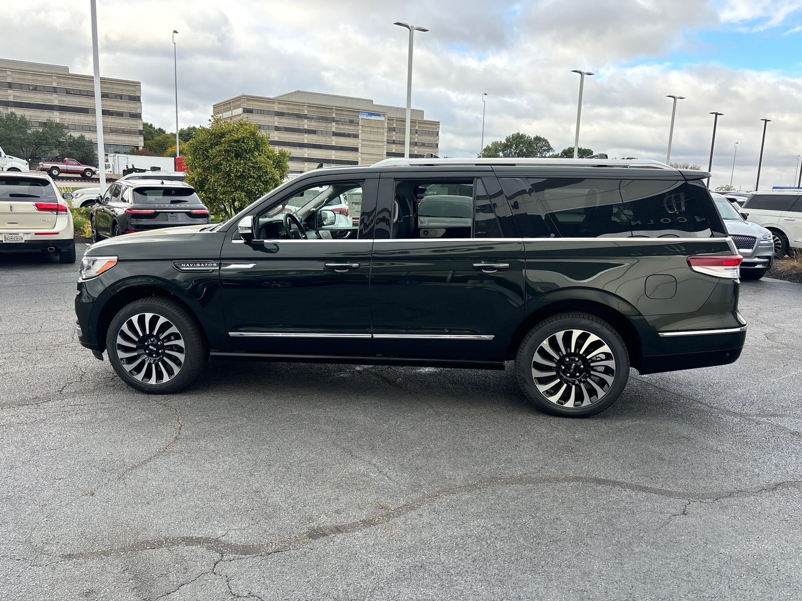 2024 Lincoln Navigator L Black Label 4