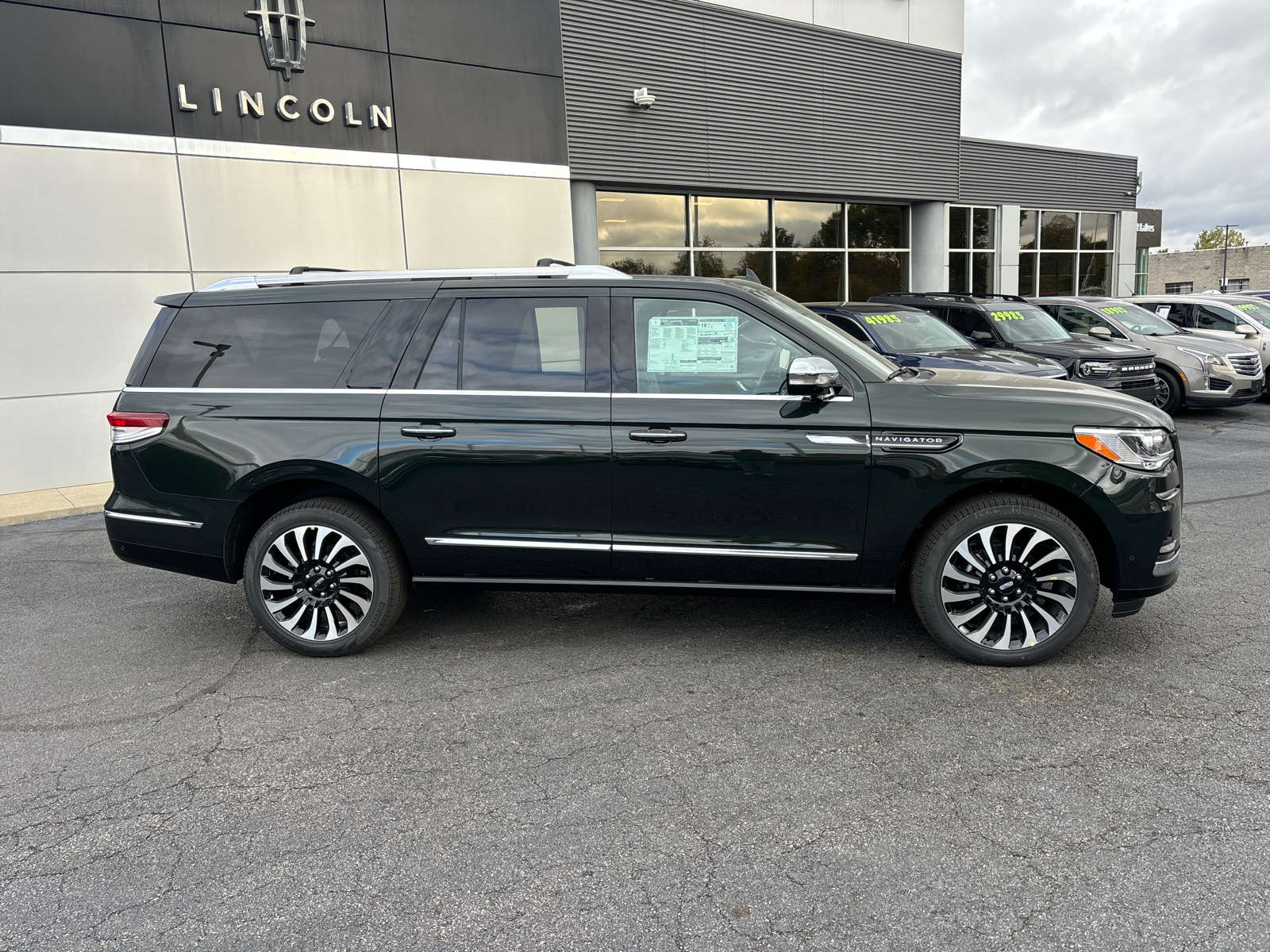 2024 Lincoln Navigator L Black Label 8