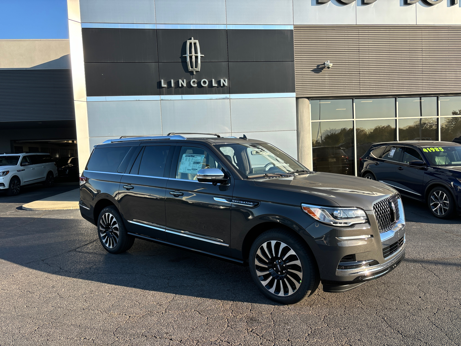 2024 Lincoln Navigator L Black Label 1