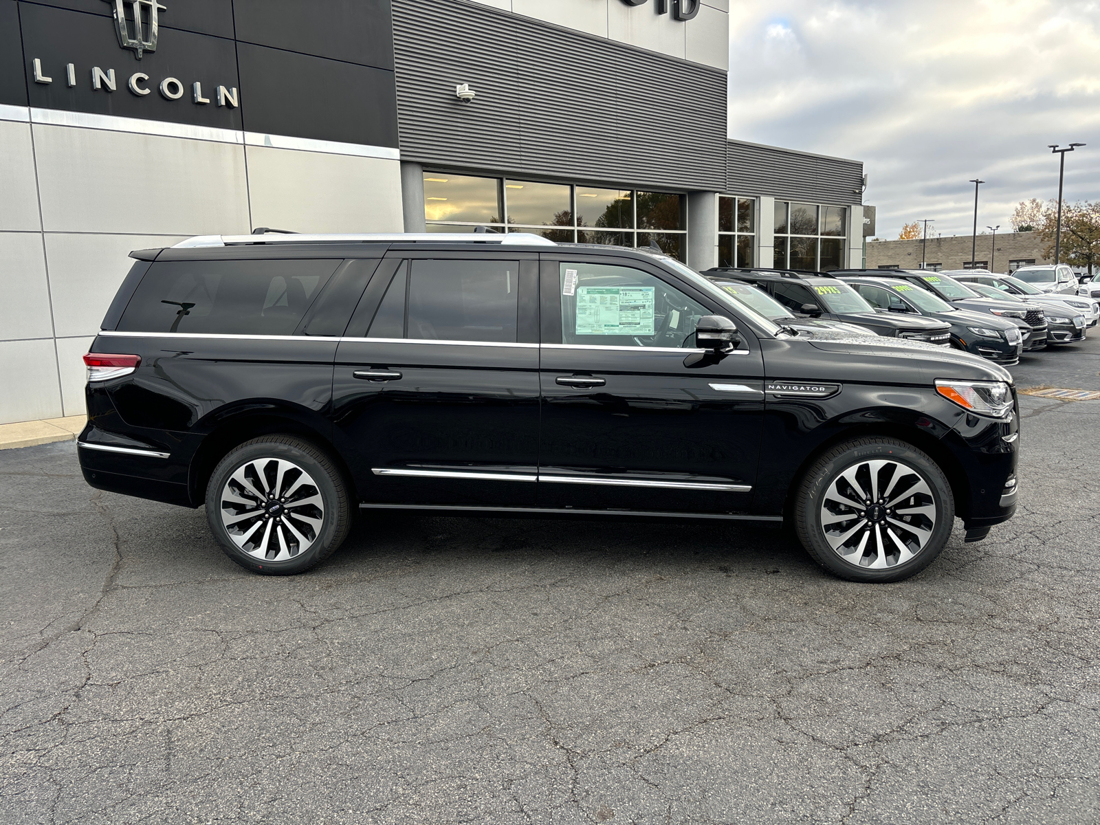 2024 Lincoln Navigator L Reserve 8