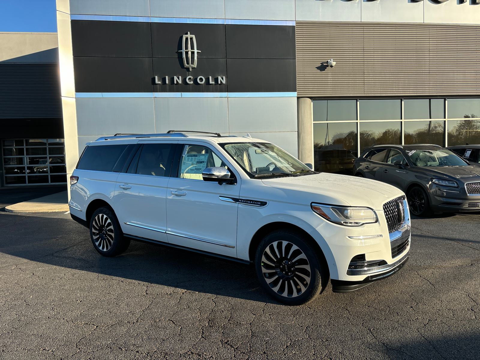 2024 Lincoln Navigator L Black Label 1