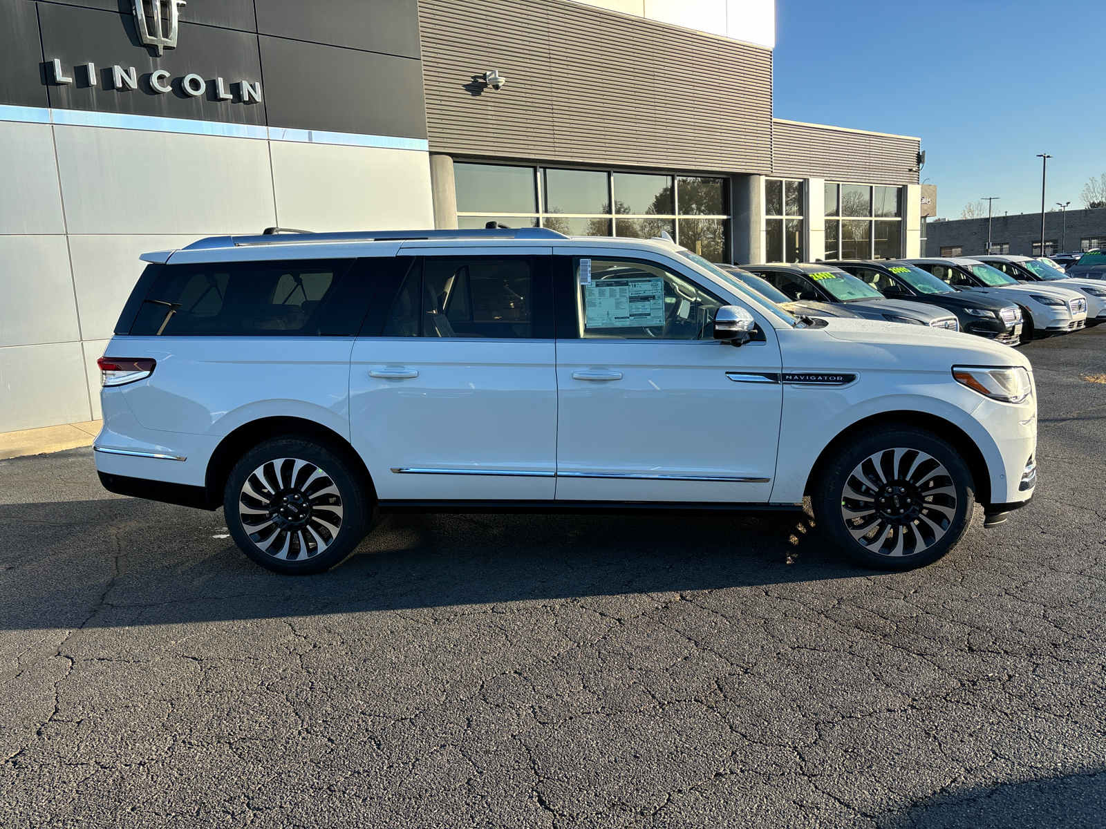 2024 Lincoln Navigator L Black Label 8