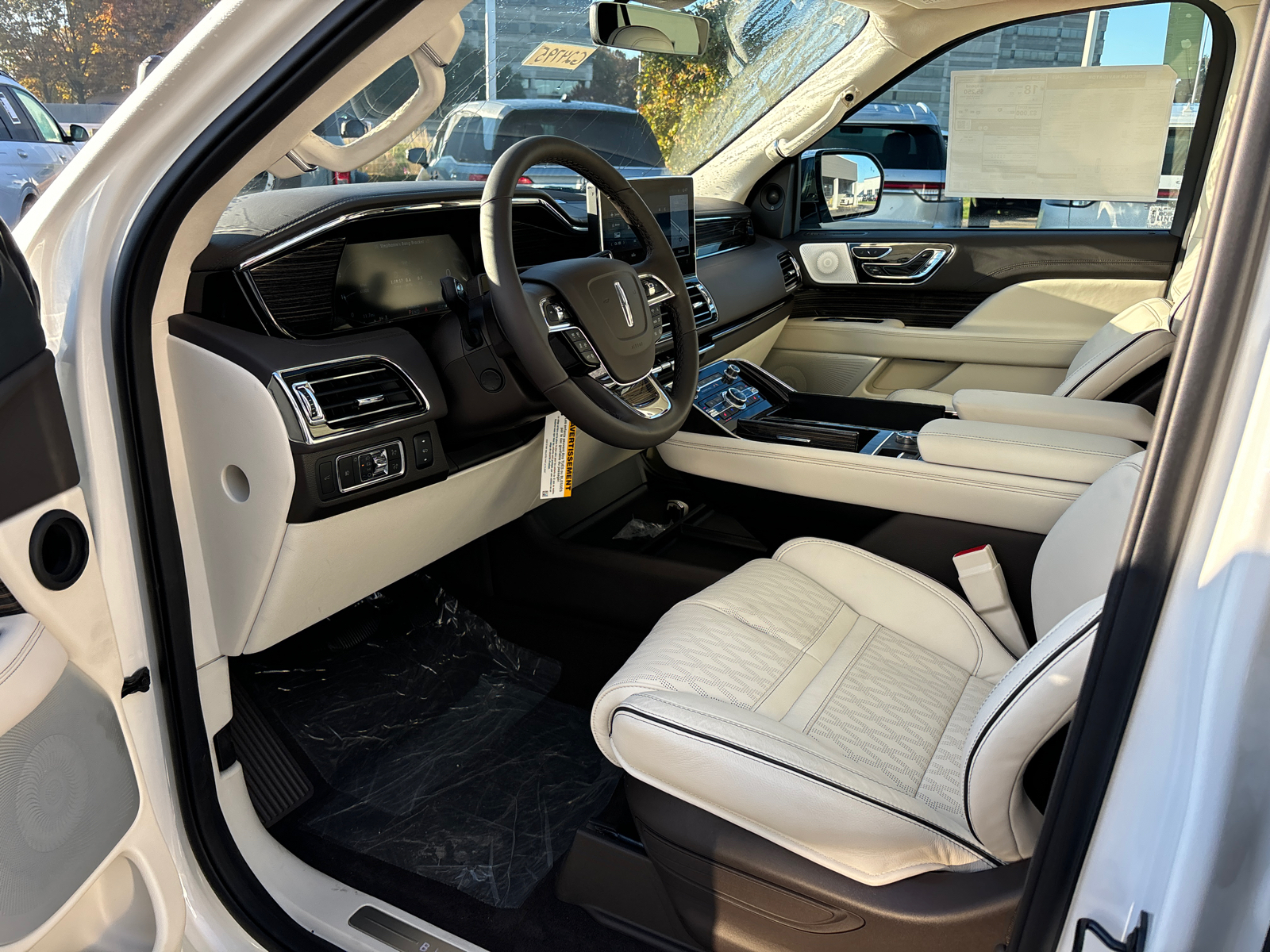 2024 Lincoln Navigator L Black Label 24