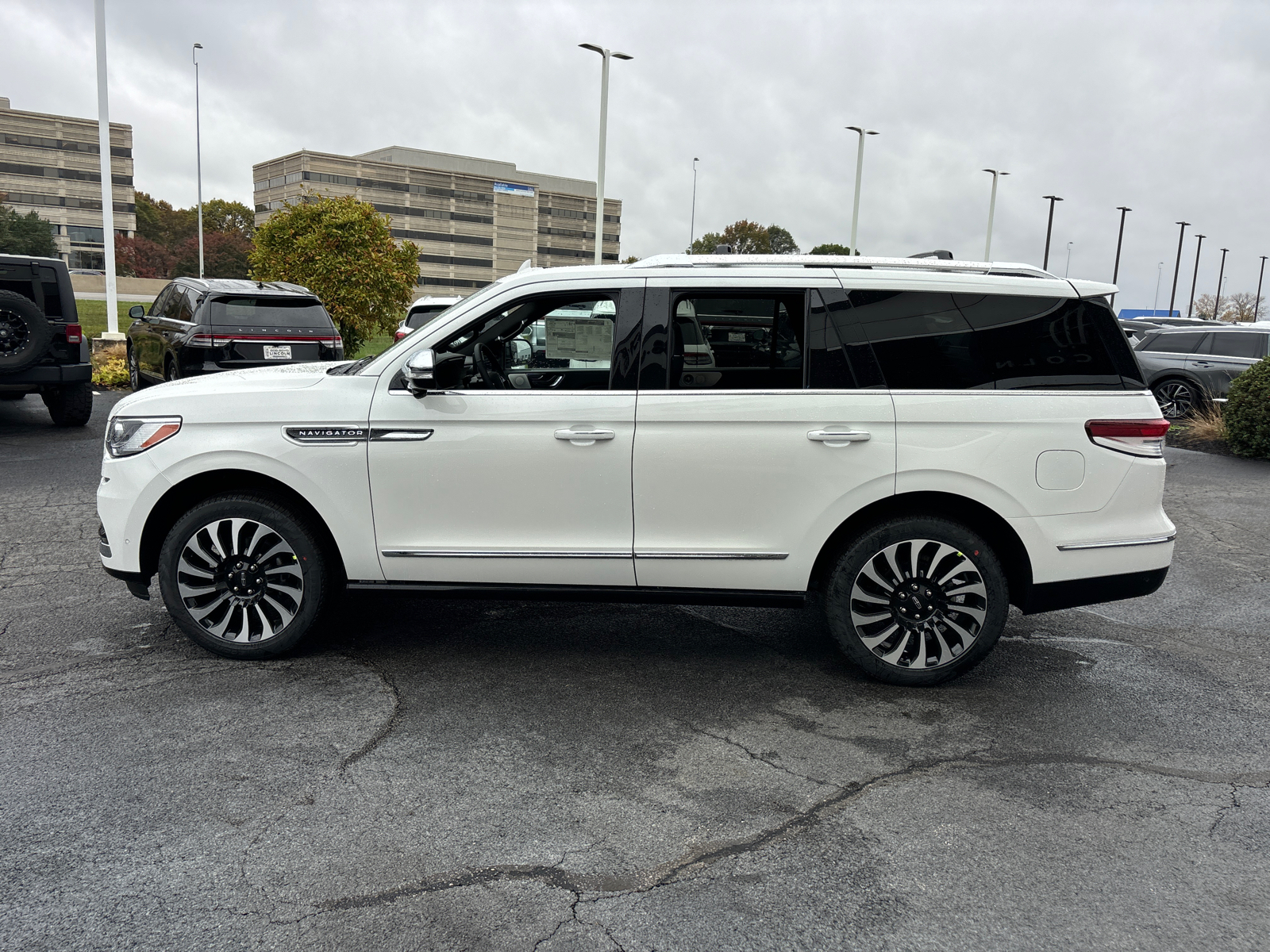 2024 Lincoln Navigator Black Label 4