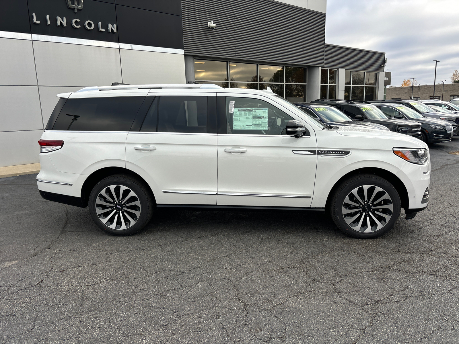 2024 Lincoln Navigator Reserve 8