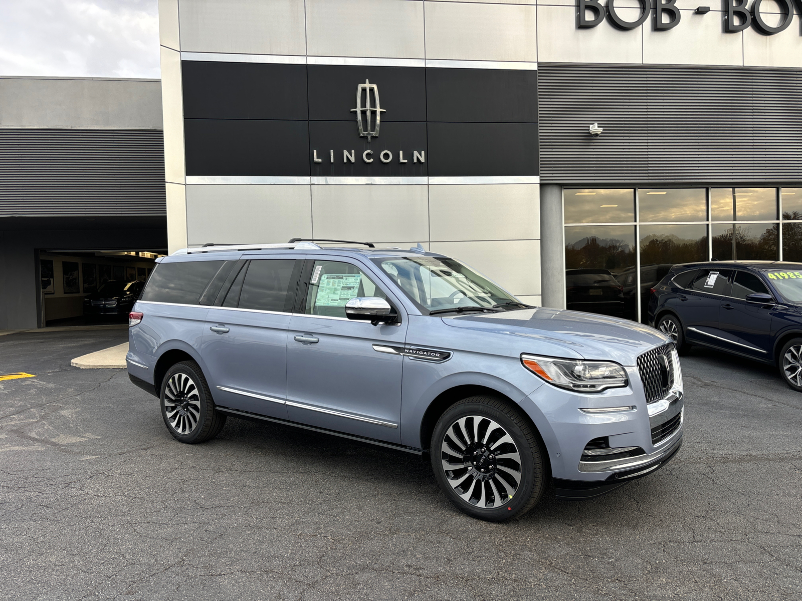 2024 Lincoln Navigator L Black Label 1