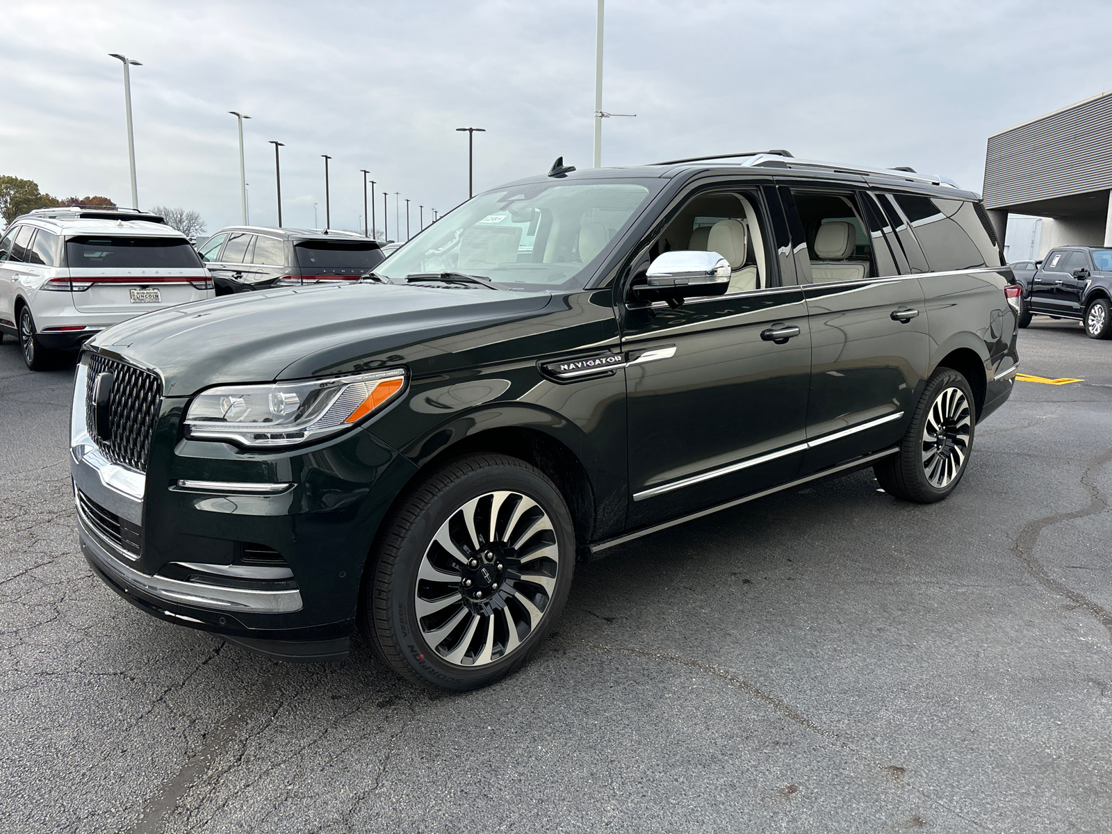 2024 Lincoln Navigator L Black Label 3