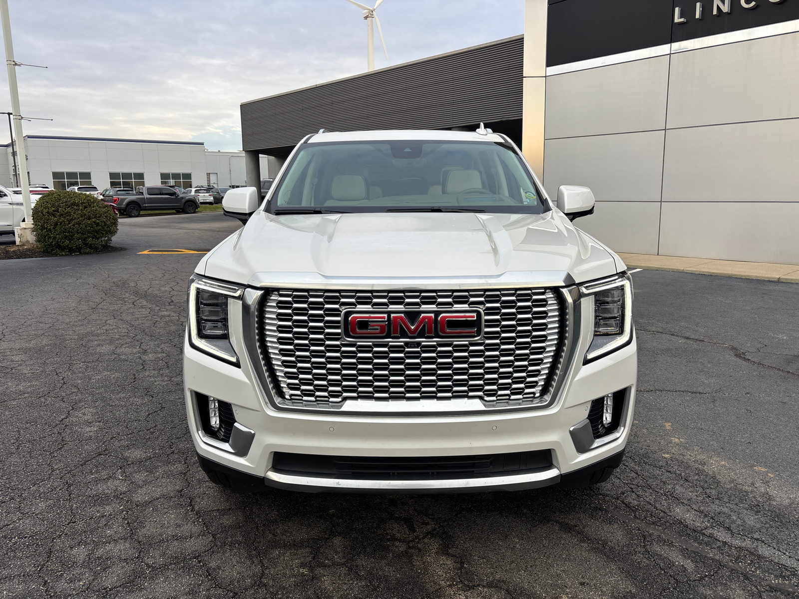 2023 GMC Yukon XL Denali 2