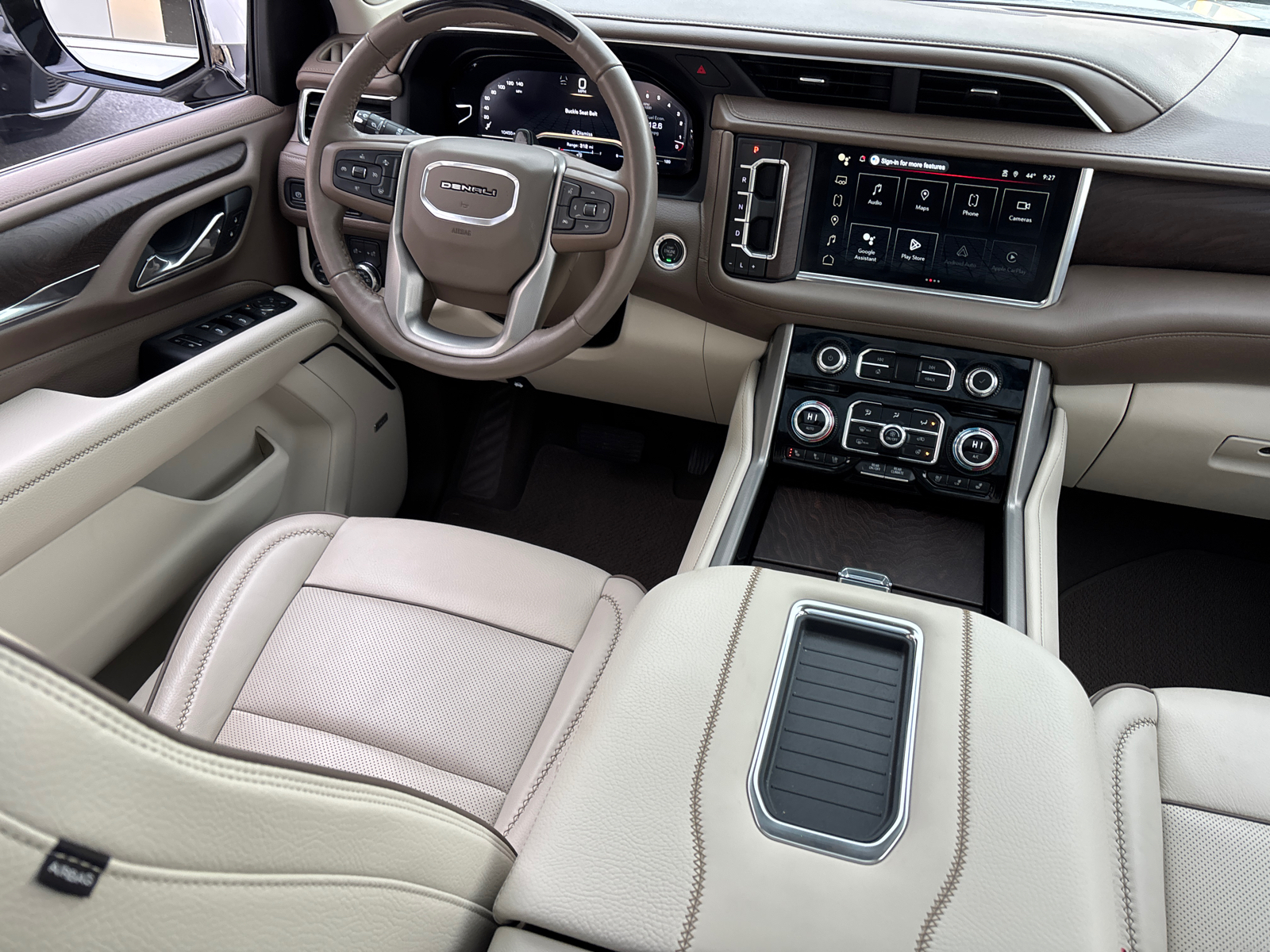 2023 GMC Yukon XL Denali 29