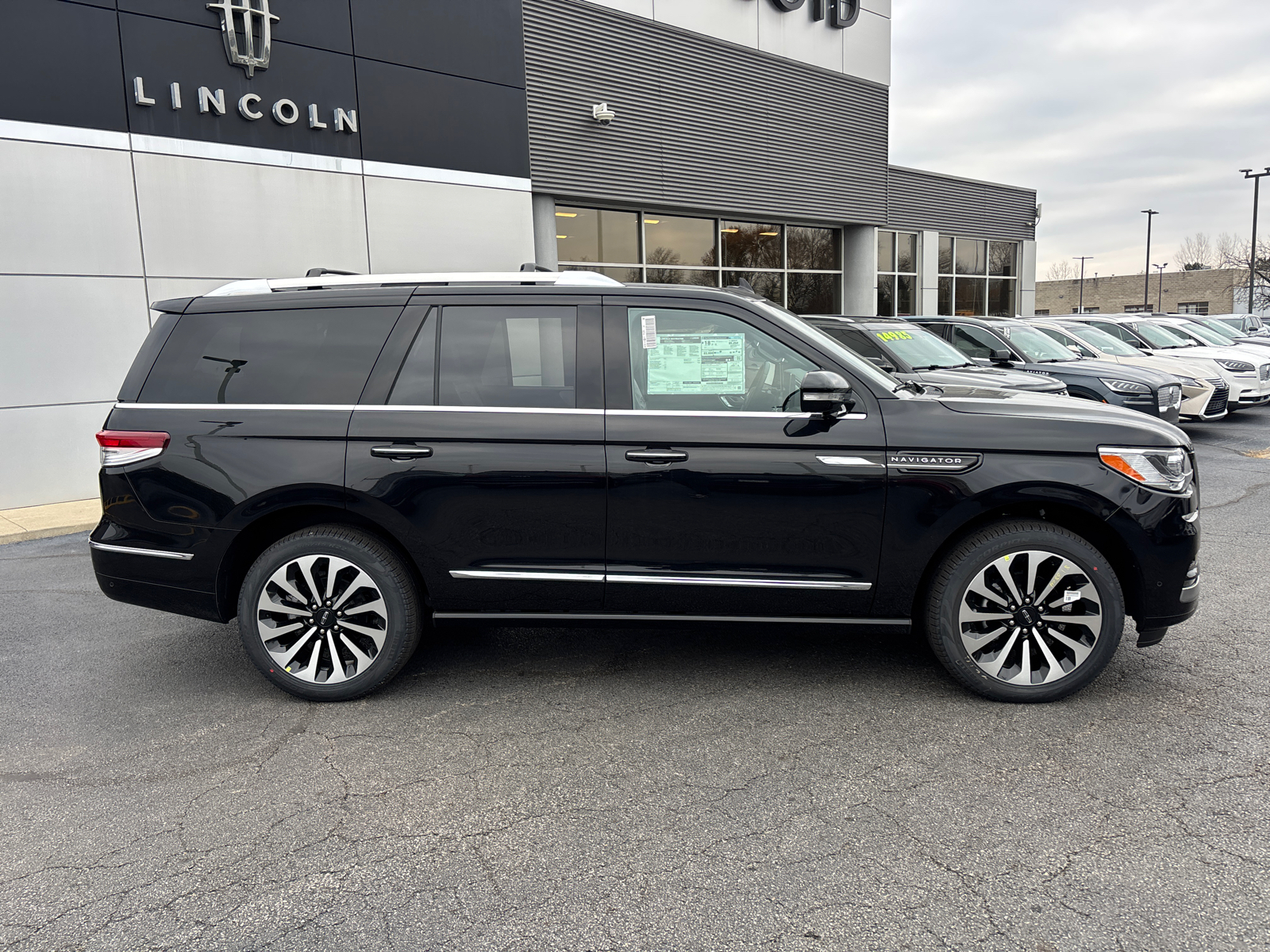 2024 Lincoln Navigator Black Label 8