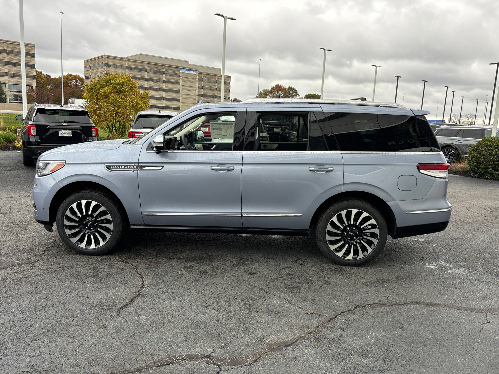 2024 Lincoln Navigator Black Label 4