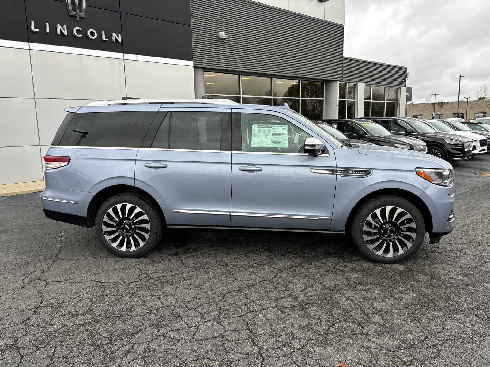 2024 Lincoln Navigator Black Label 8