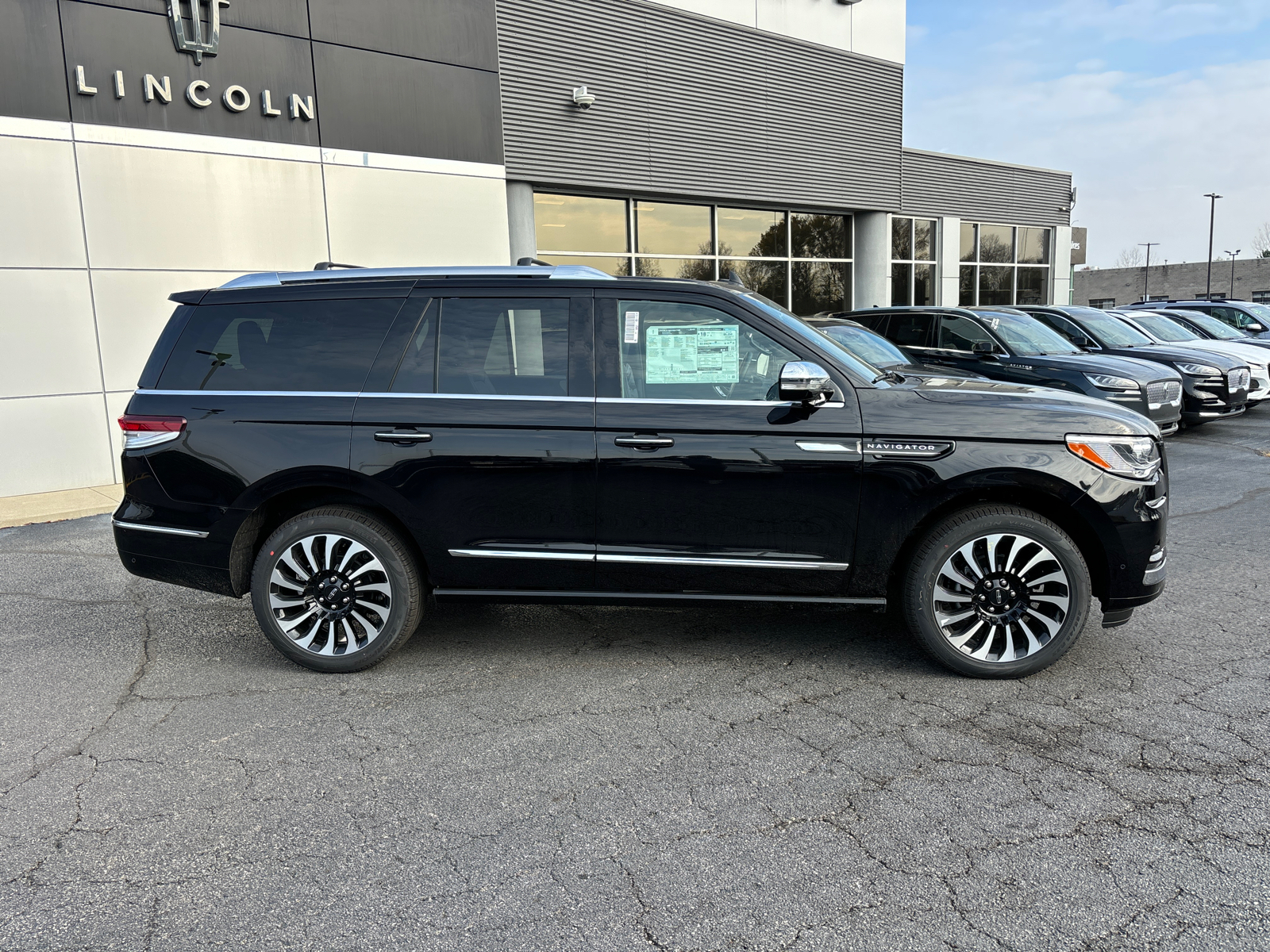 2024 Lincoln Navigator Black Label 8