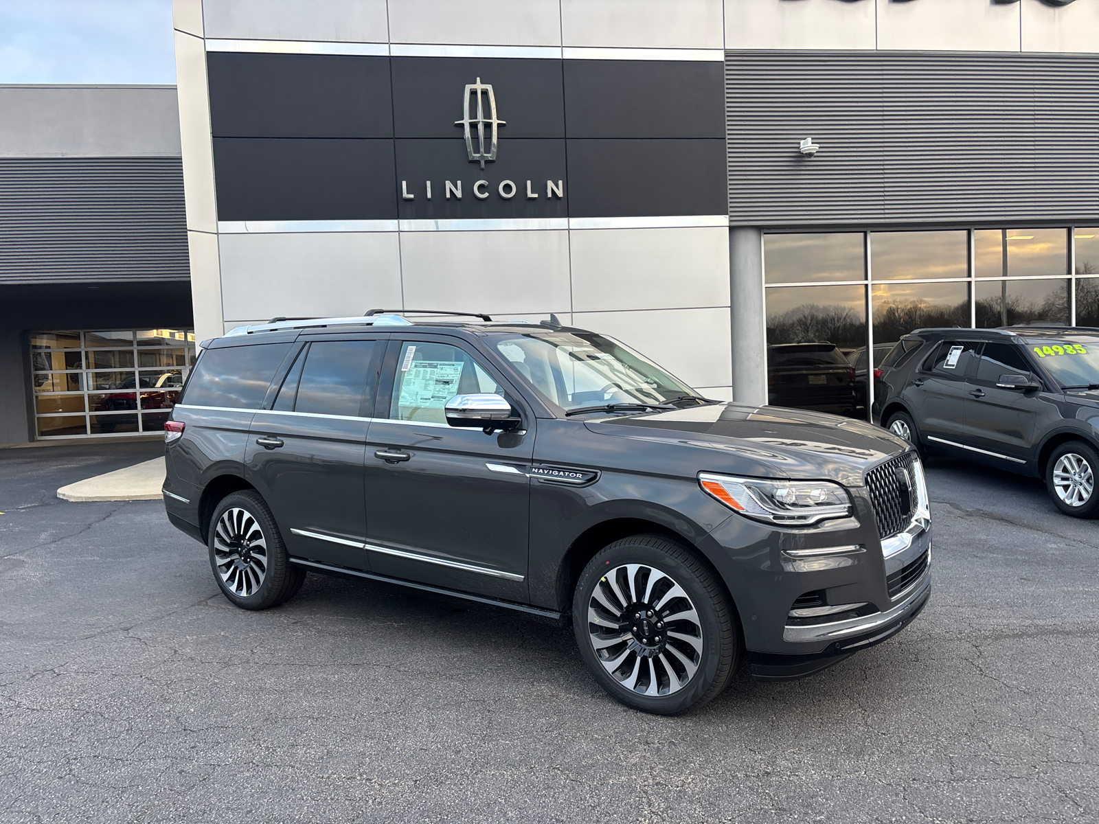 2024 Lincoln Navigator Black Label 1