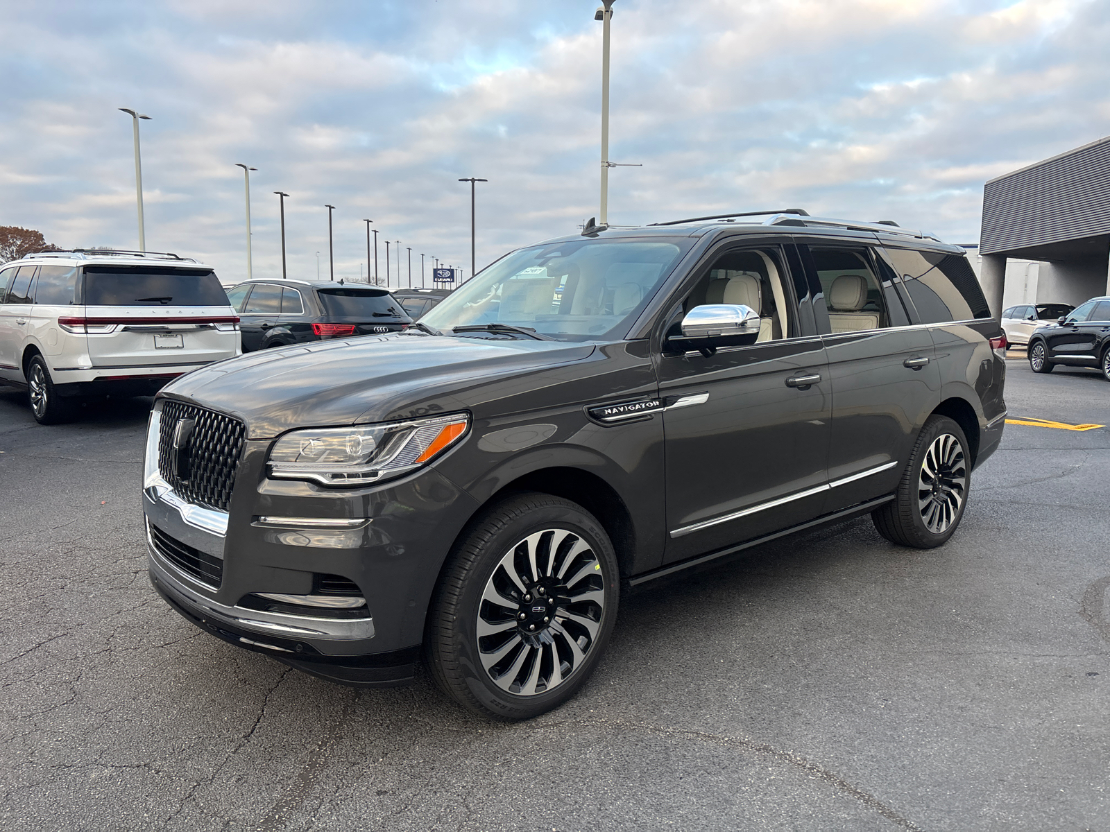 2024 Lincoln Navigator Black Label 3