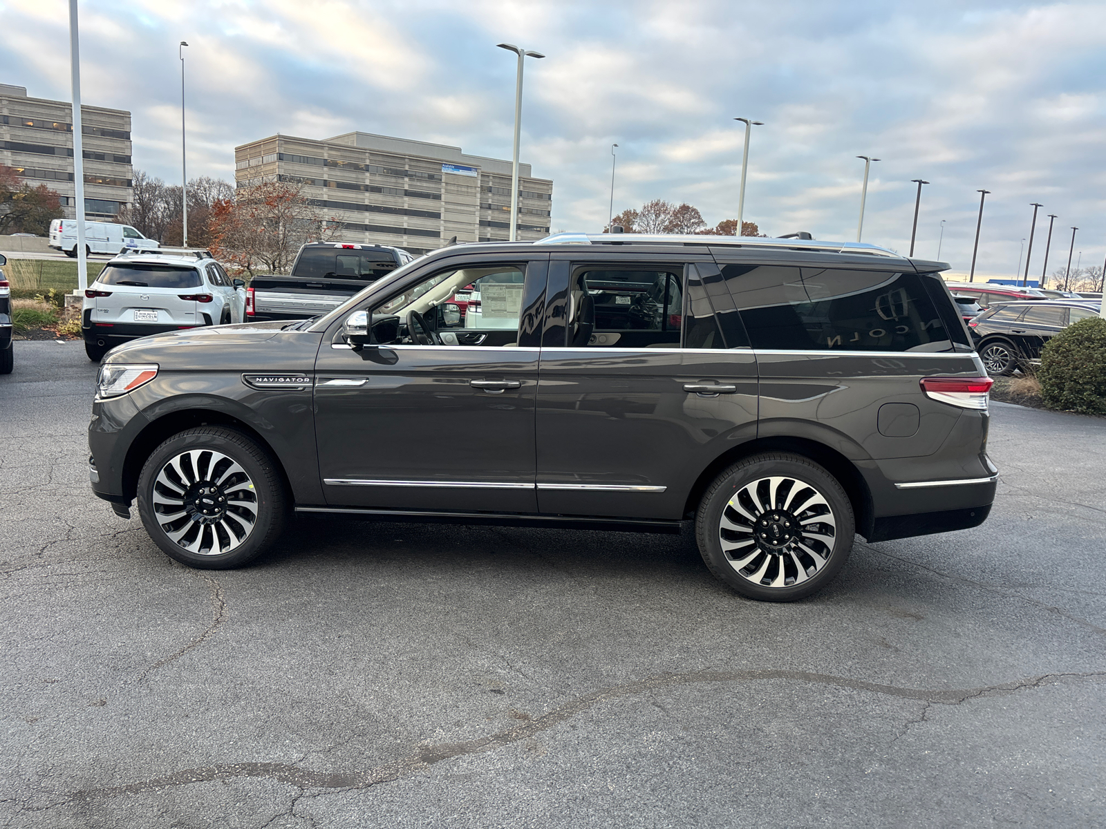 2024 Lincoln Navigator Black Label 4