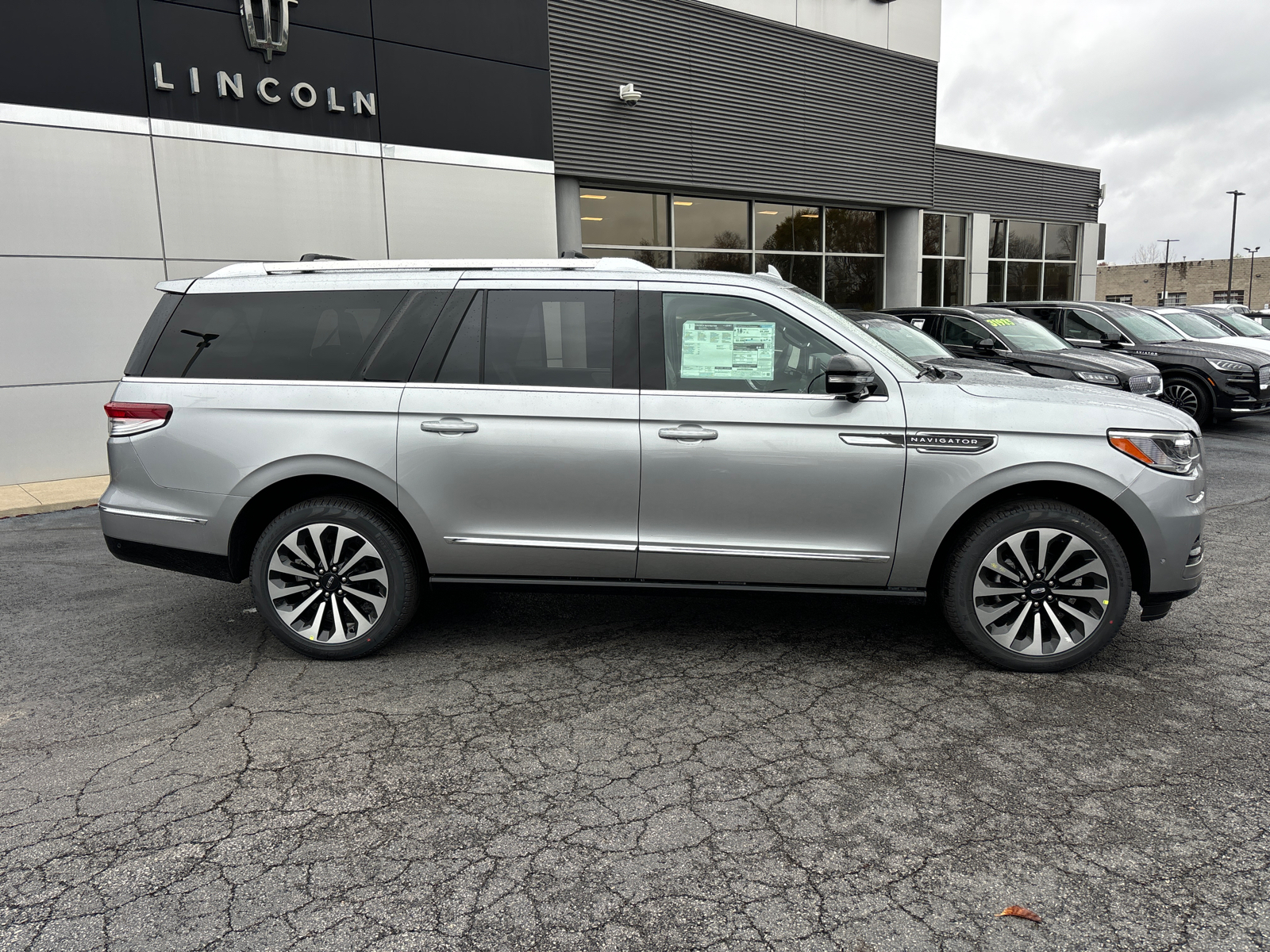 2024 Lincoln Navigator L Reserve 8